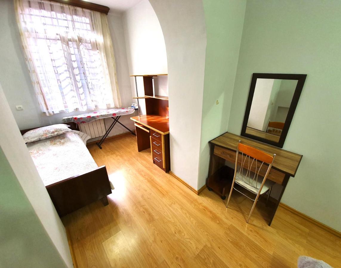 Cozy Apartment Near Opera House Yerevan Exterior foto