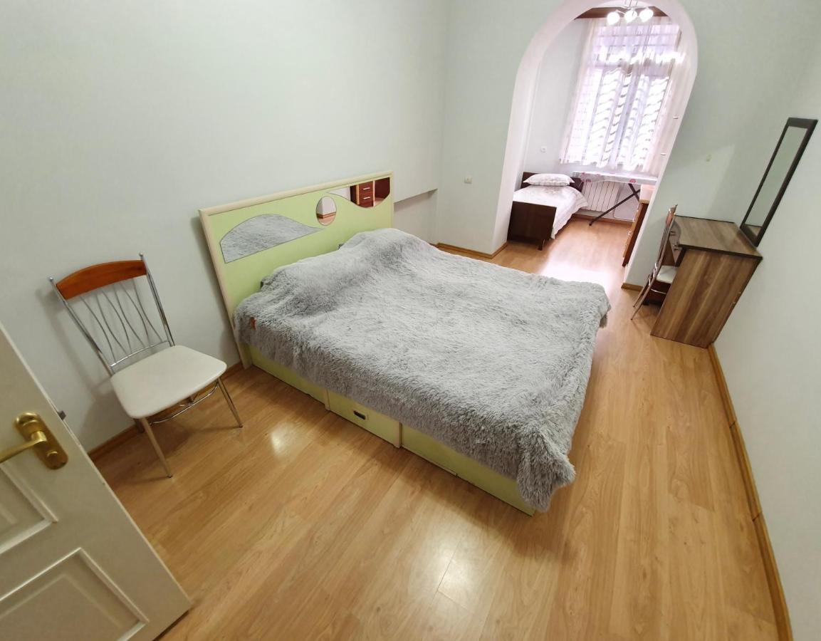 Cozy Apartment Near Opera House Yerevan Exterior foto