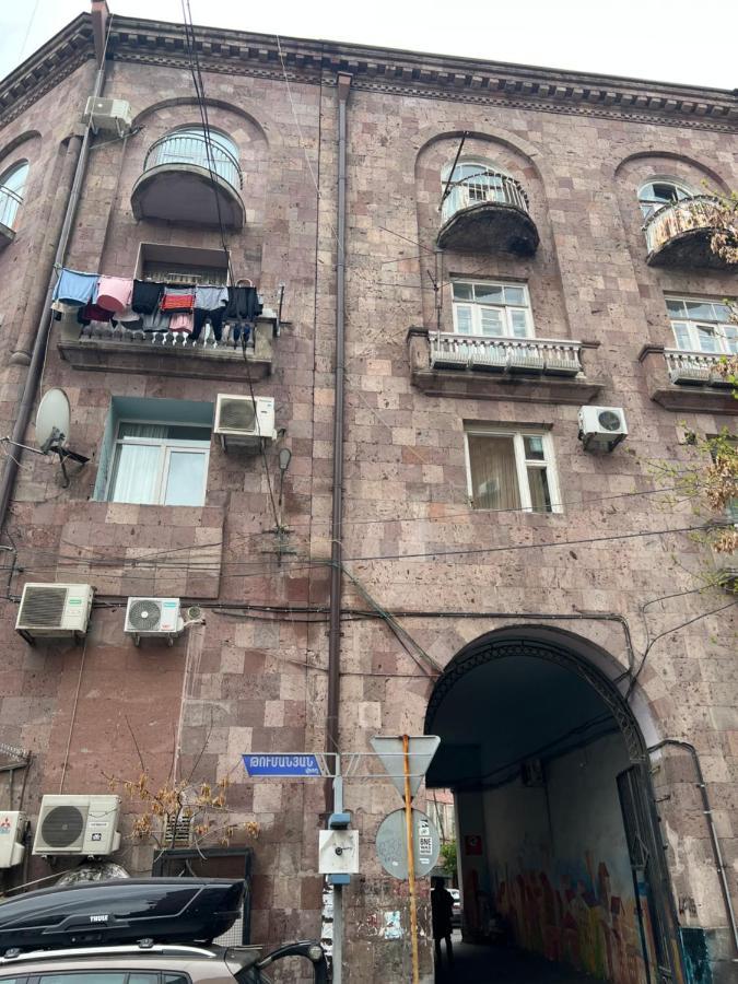 Cozy Apartment Near Opera House Yerevan Exterior foto